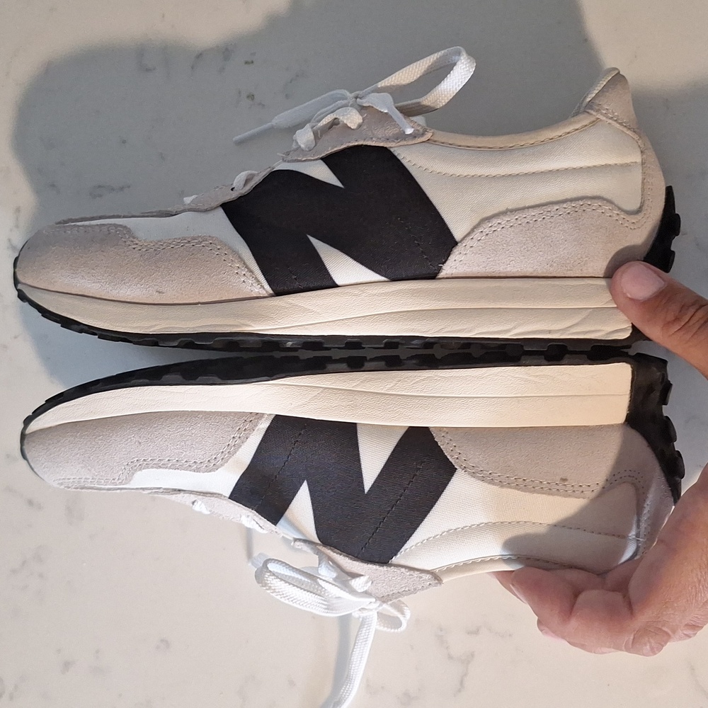 New Balance 327 Kids Size 6 Womens Size 8 - Picture 3 of 5